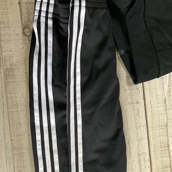 Adidas Jumpsuit set 18-24mo Toddler. - Picture 11 of 14